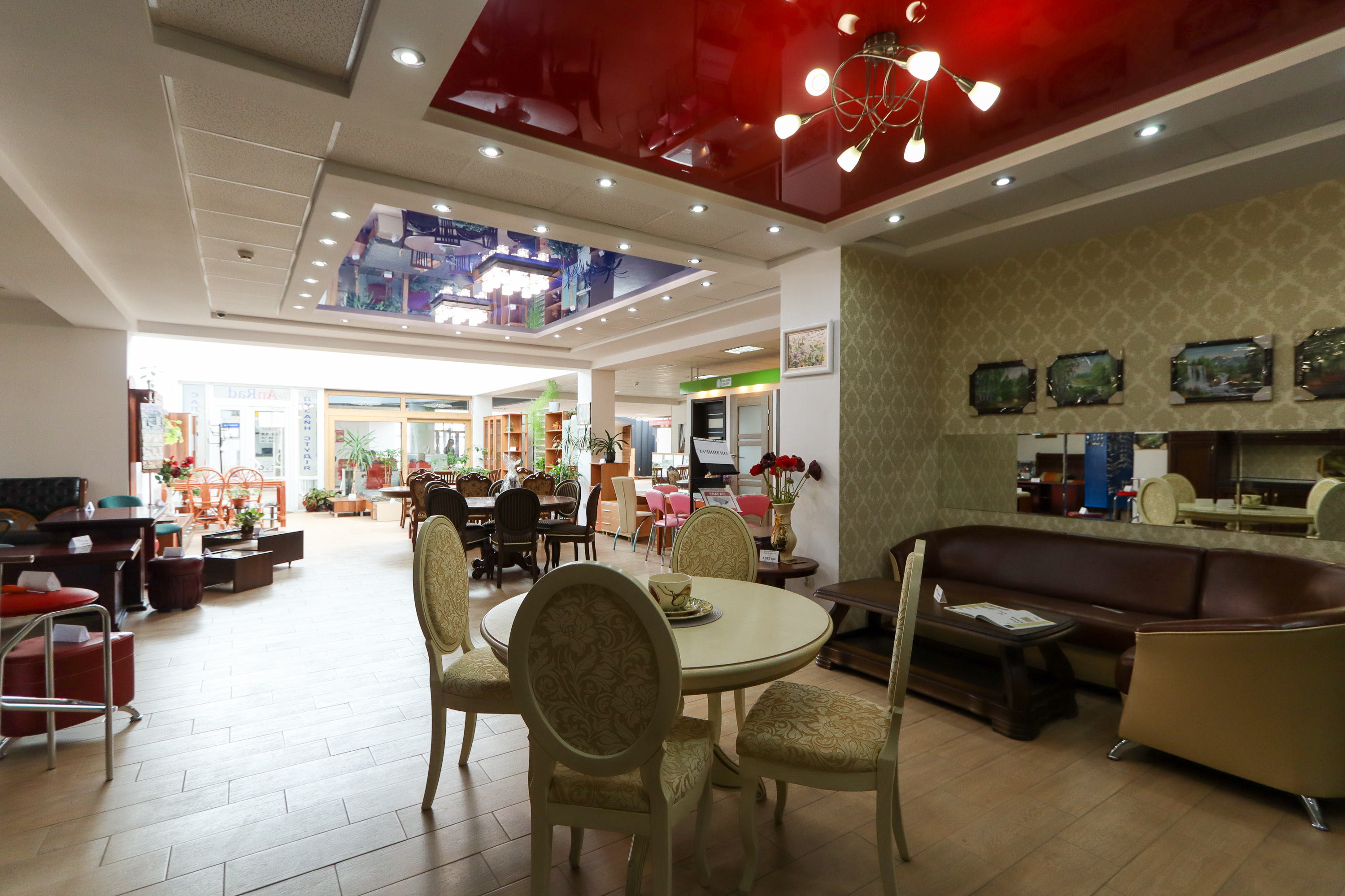 Приміщення під магазин, салон, з ремонтом, 230 кв.м. за вул. Івасюка