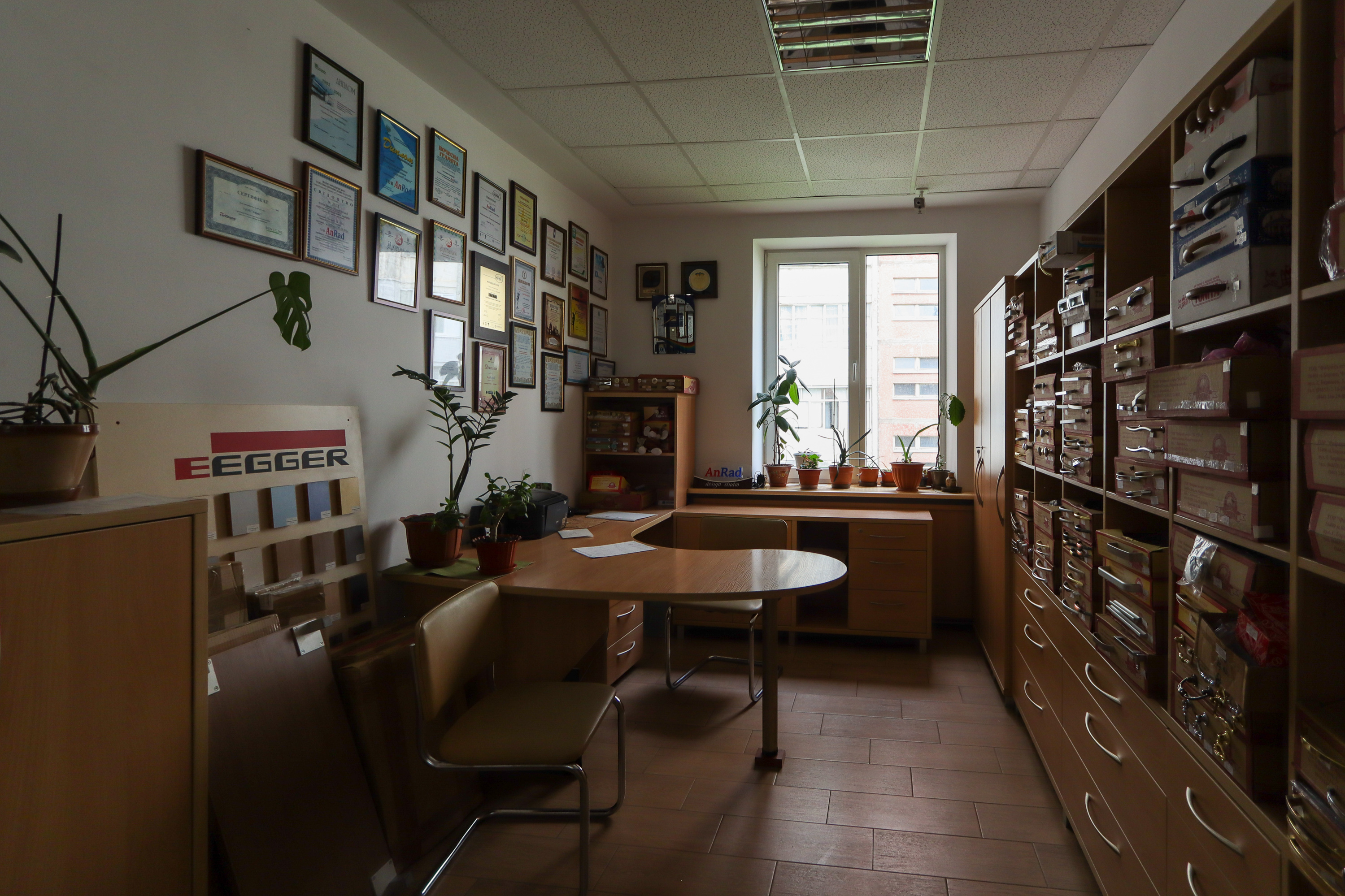 Приміщення під магазин, салон, з ремонтом, 230 кв.м. за вул. Івасюка