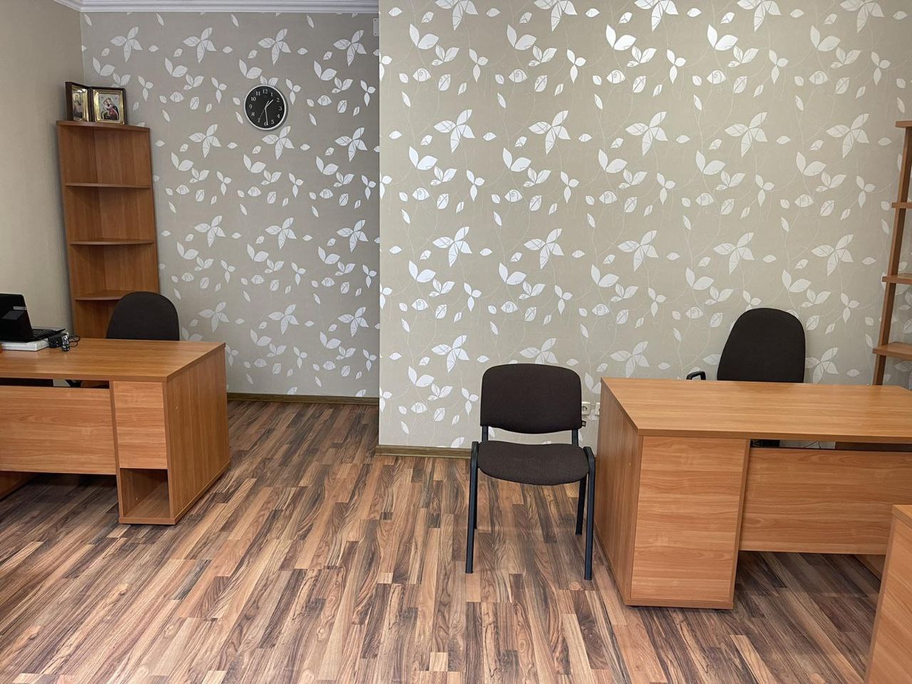 Офісне приміщення у центрі з окремим фасадним входом за вул. Франка