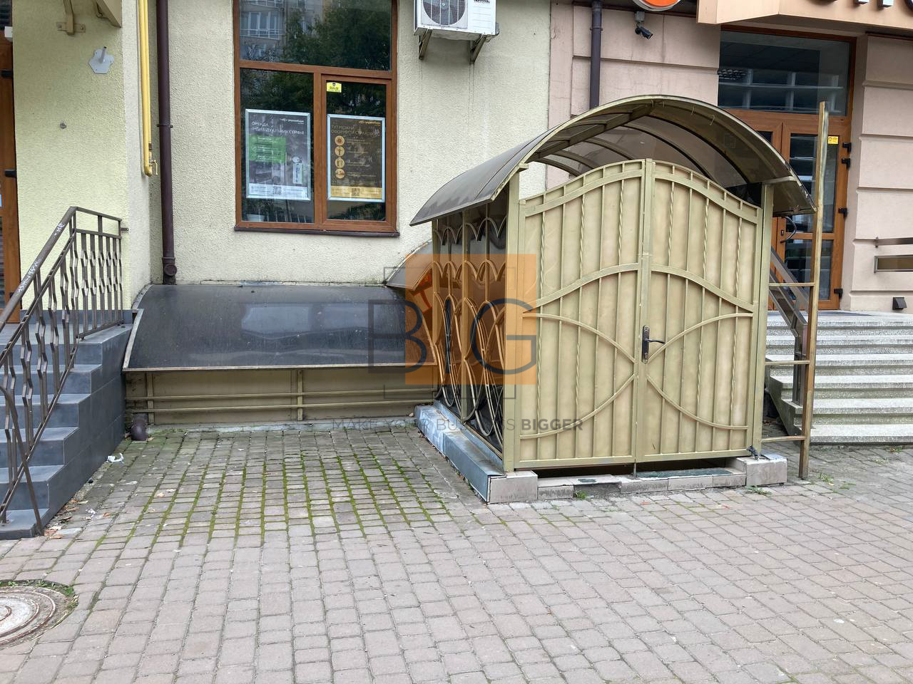 Приміщення під магазин, салон 100 м. кв.,цоколь, р-н Пасічна