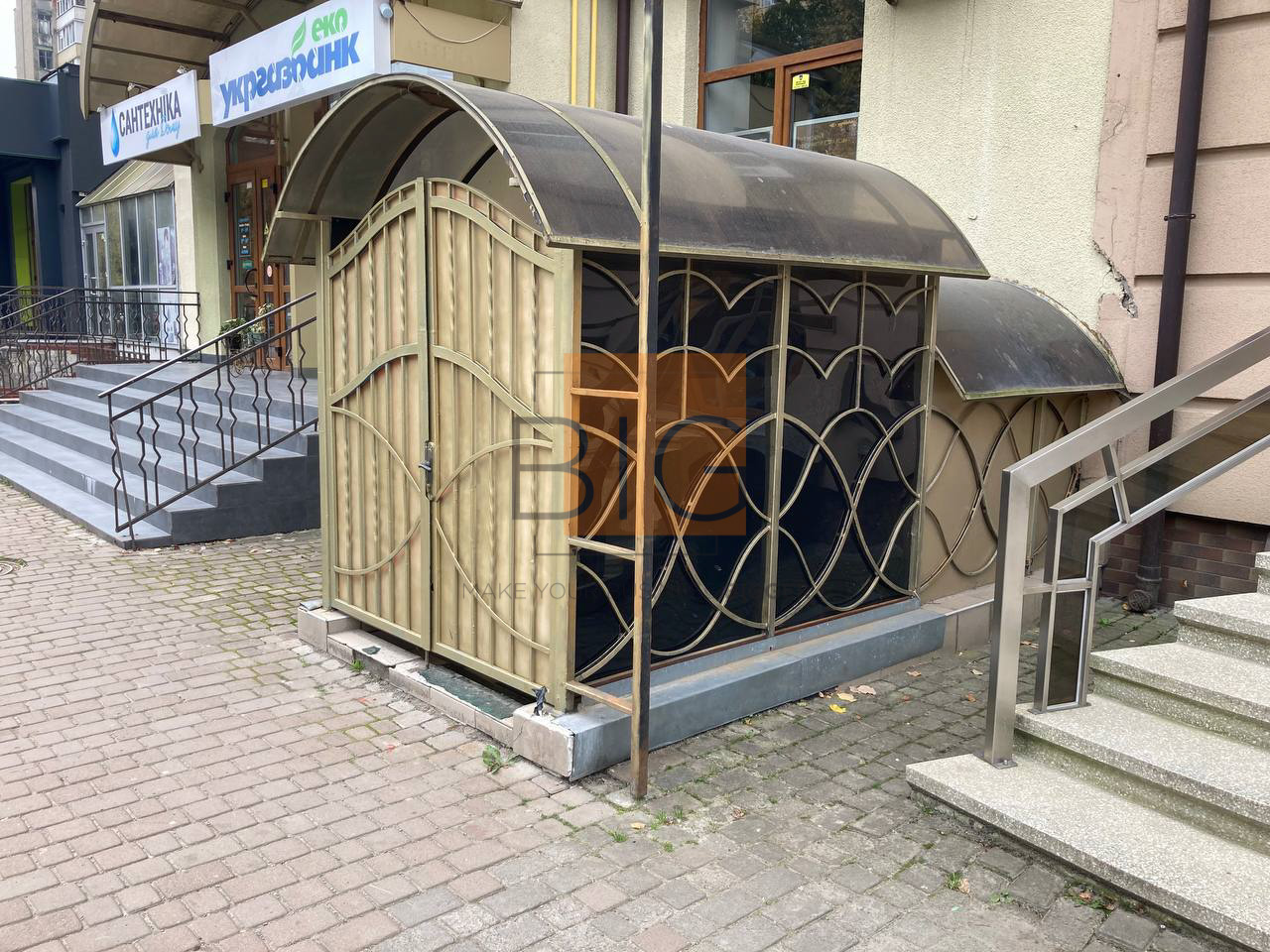 Приміщення під магазин, салон 100 м. кв.,цоколь, р-н Пасічна