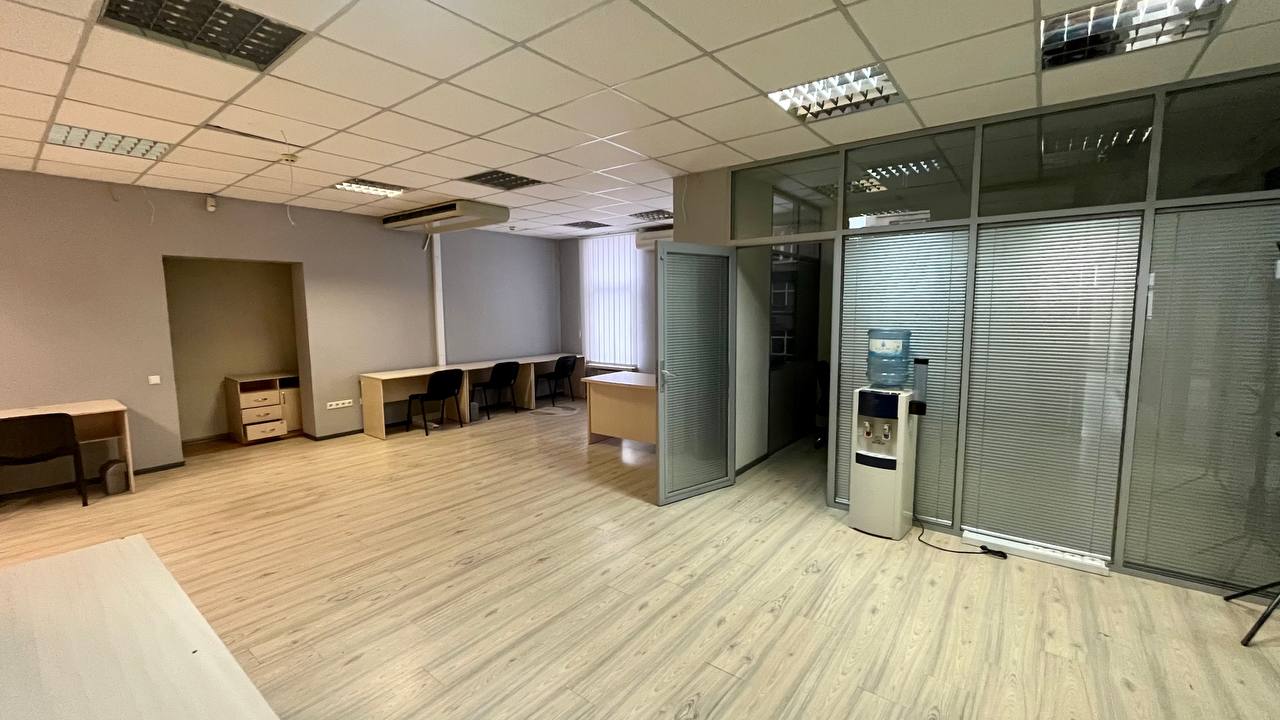 Офісне приміщення в Ботанік Тауер з постійною подачею електрики за вул. Саксаганського