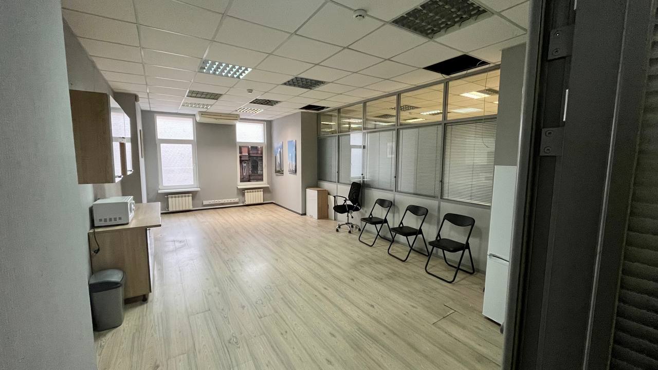 Офісне приміщення в Ботанік Тауер з постійною подачею електрики за вул. Саксаганського