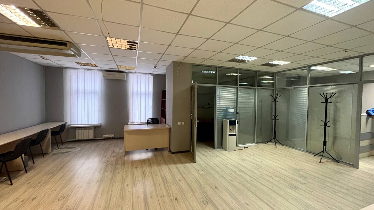 Офісне приміщення в Ботанік Тауер з постійною подачею електрики за вул. Саксаганського