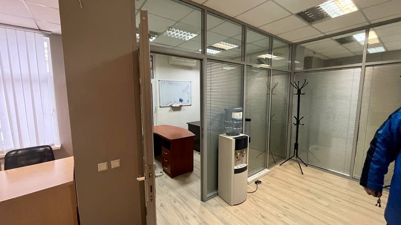 Офісне приміщення в Ботанік Тауер з постійною подачею електрики за вул. Саксаганського