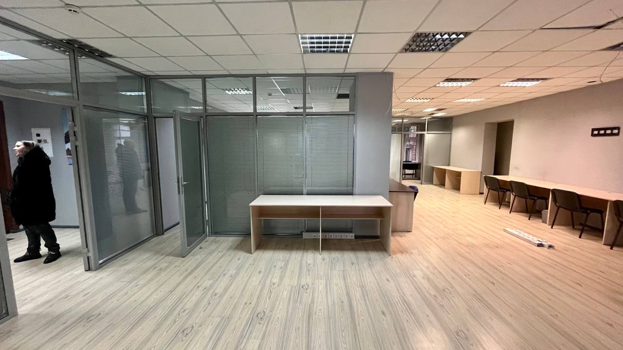 Офісне приміщення в Ботанік Тауер з постійною подачею електрики за вул. Саксаганського