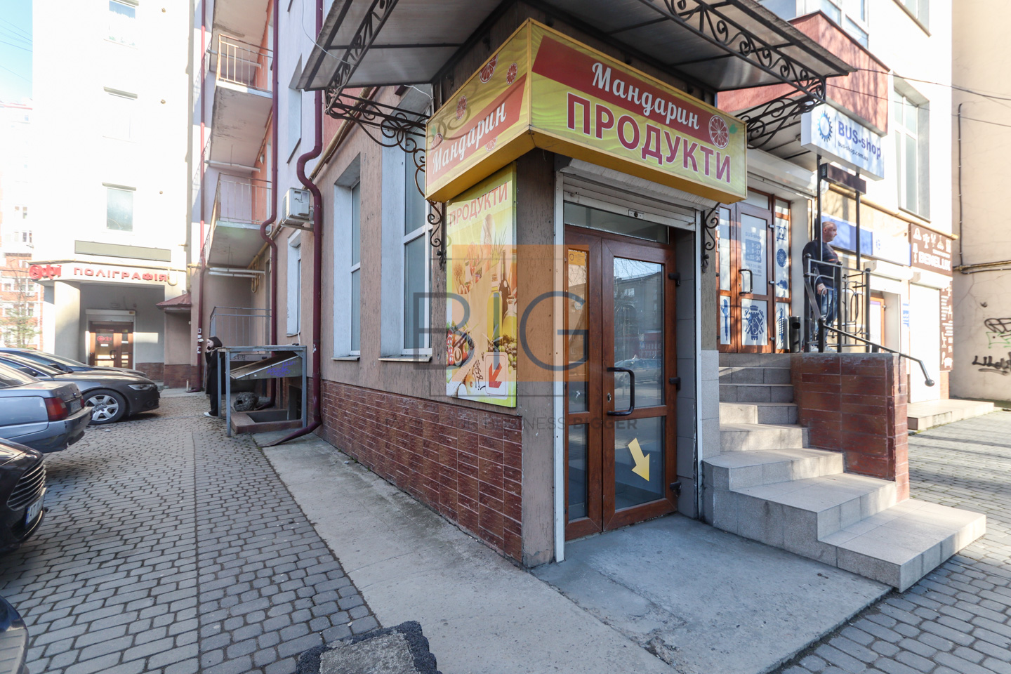 Комерційне приміщення 80 м2 з ремонтом та фасадним входом за вул. Галицька
