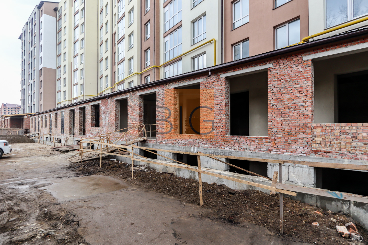Комерційне приміщення 80,3 м2 з фасадним входом та і/о за вул. Чорновола.