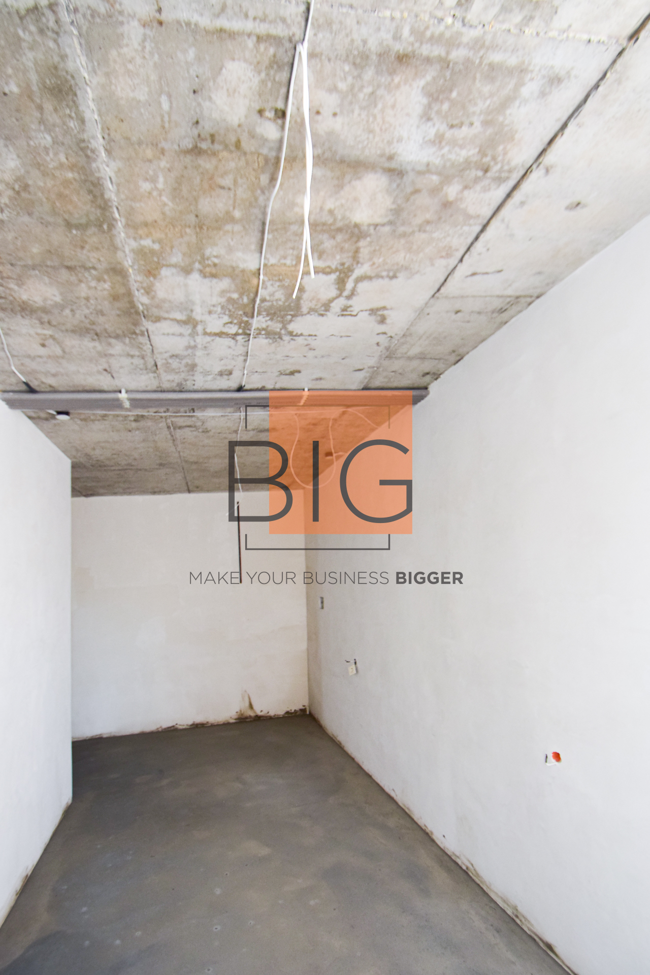 Цокольне приміщення 50 м2 з частковим ремонтом в центрі за вул. Крушельницької