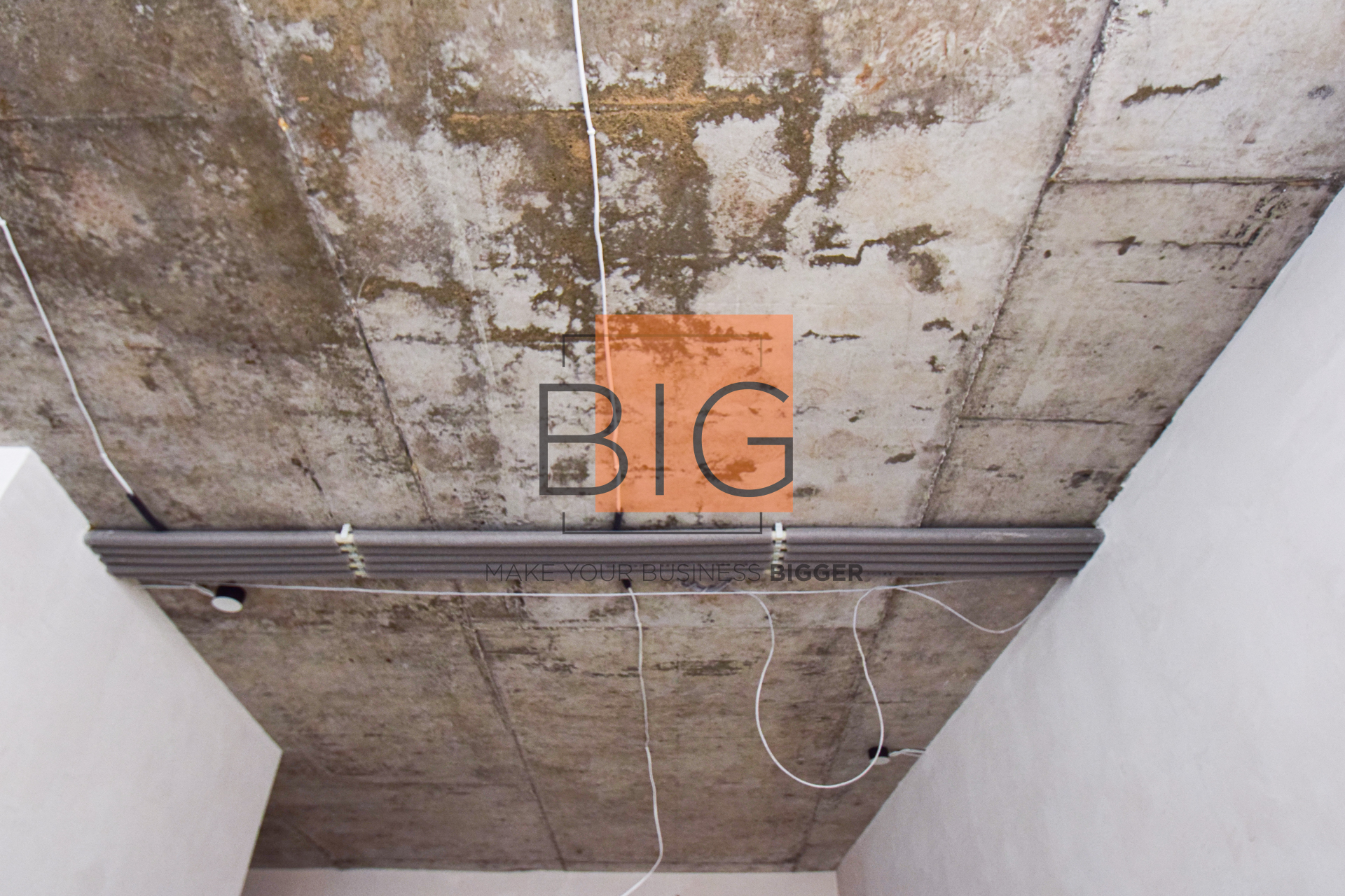 Цокольне приміщення 50 м2 з частковим ремонтом в центрі за вул. Крушельницької