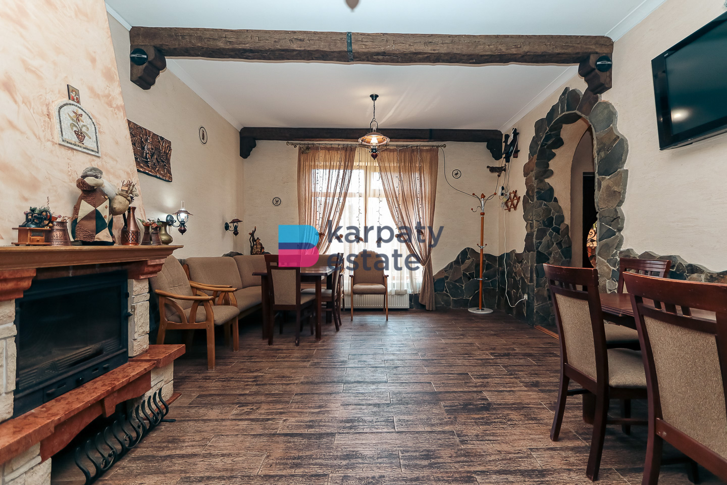 Котедж "Казка" 290 м2 з дизайнерським ремонтом, і/о та власне подвір’я в м. Яремче