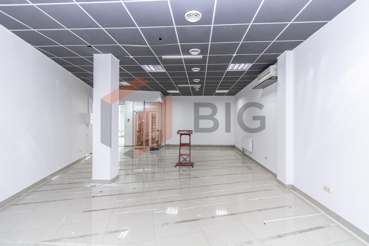 Офісний простір 1080 м² у центрі Івано-Франківська | ТЦ «Бельведер»