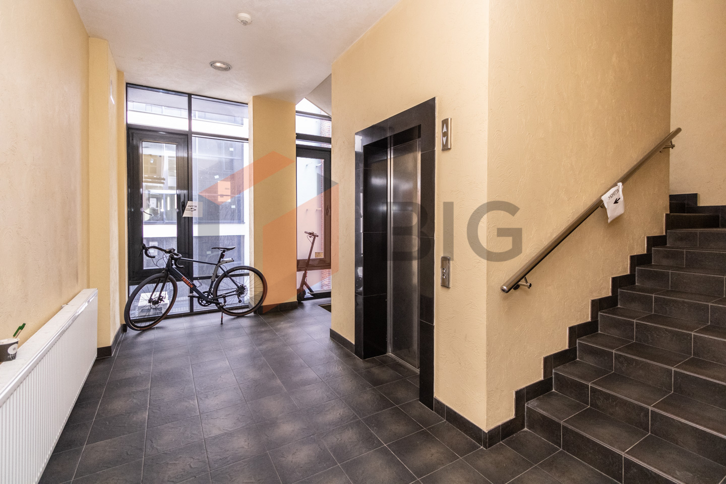 Офісний простір 1080 м² у центрі Івано-Франківська | ТЦ «Бельведер»