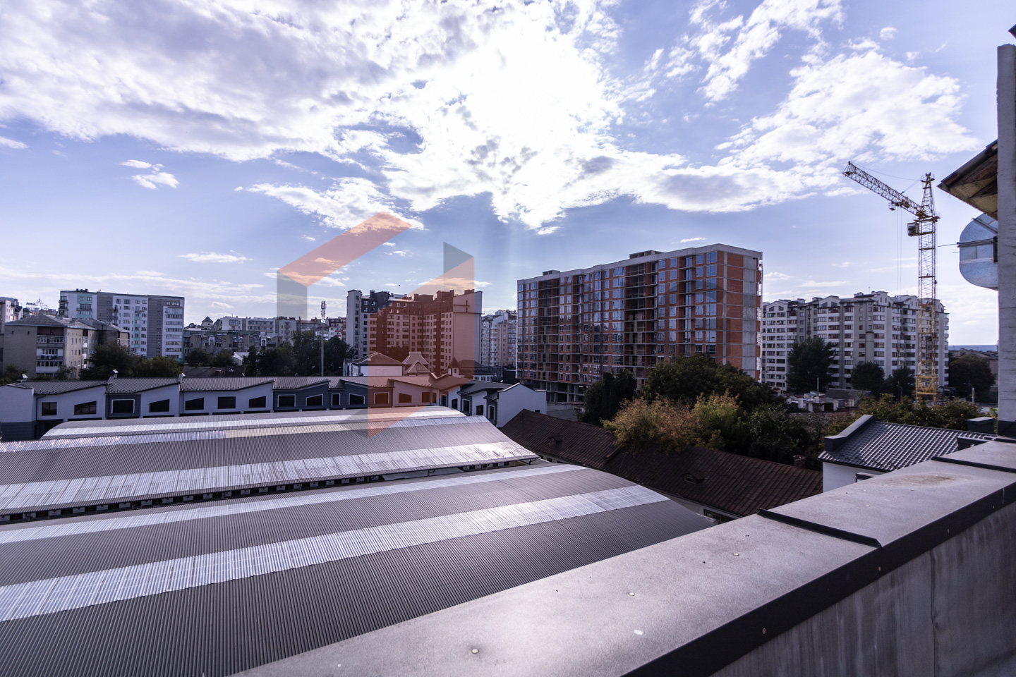 Офісний простір 1080 м² у центрі Івано-Франківська | ТЦ «Бельведер»