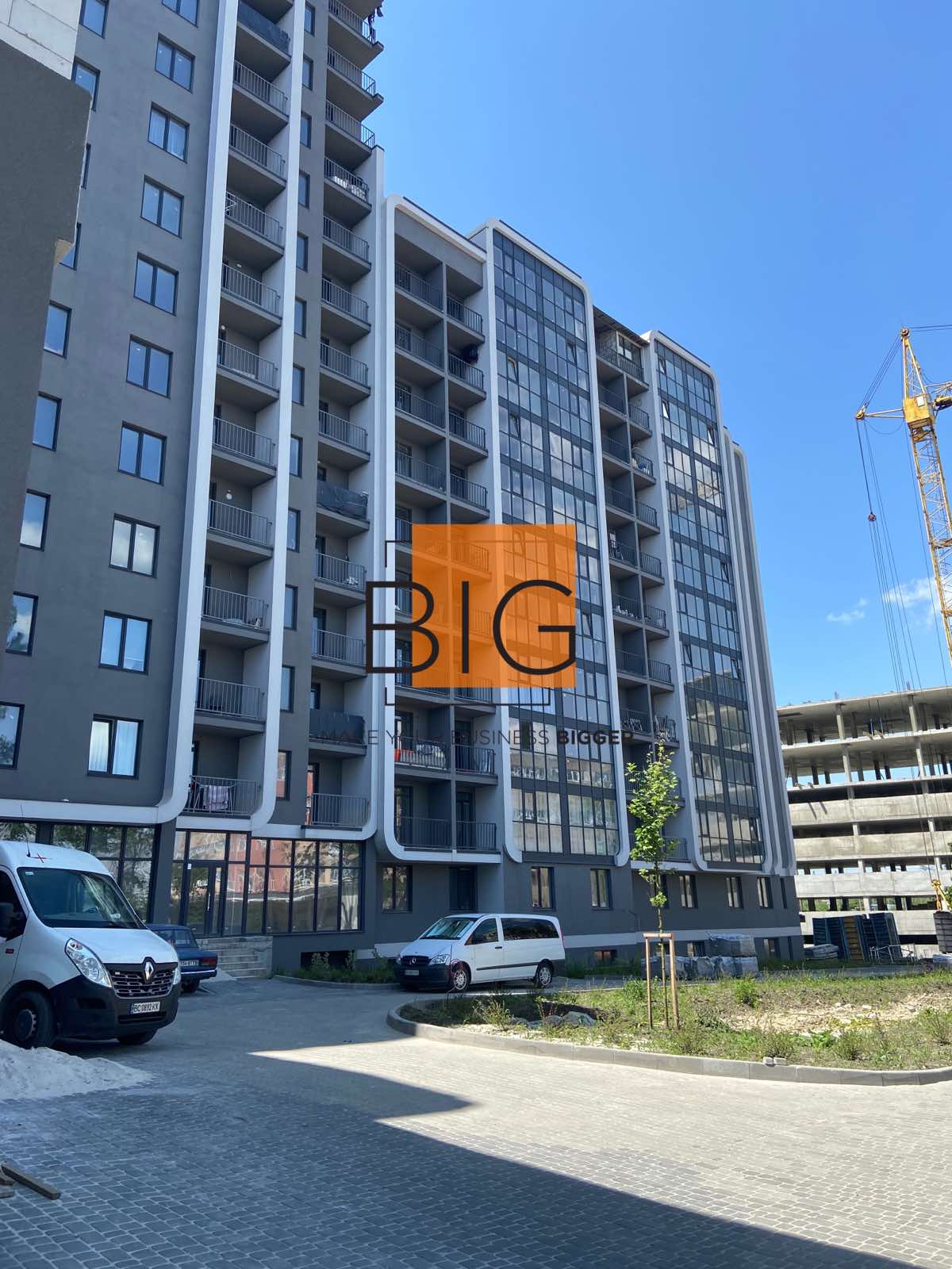 Приміщення 85 м2 з фасадним входом ЖК Resident Hall за вул. Городоцька