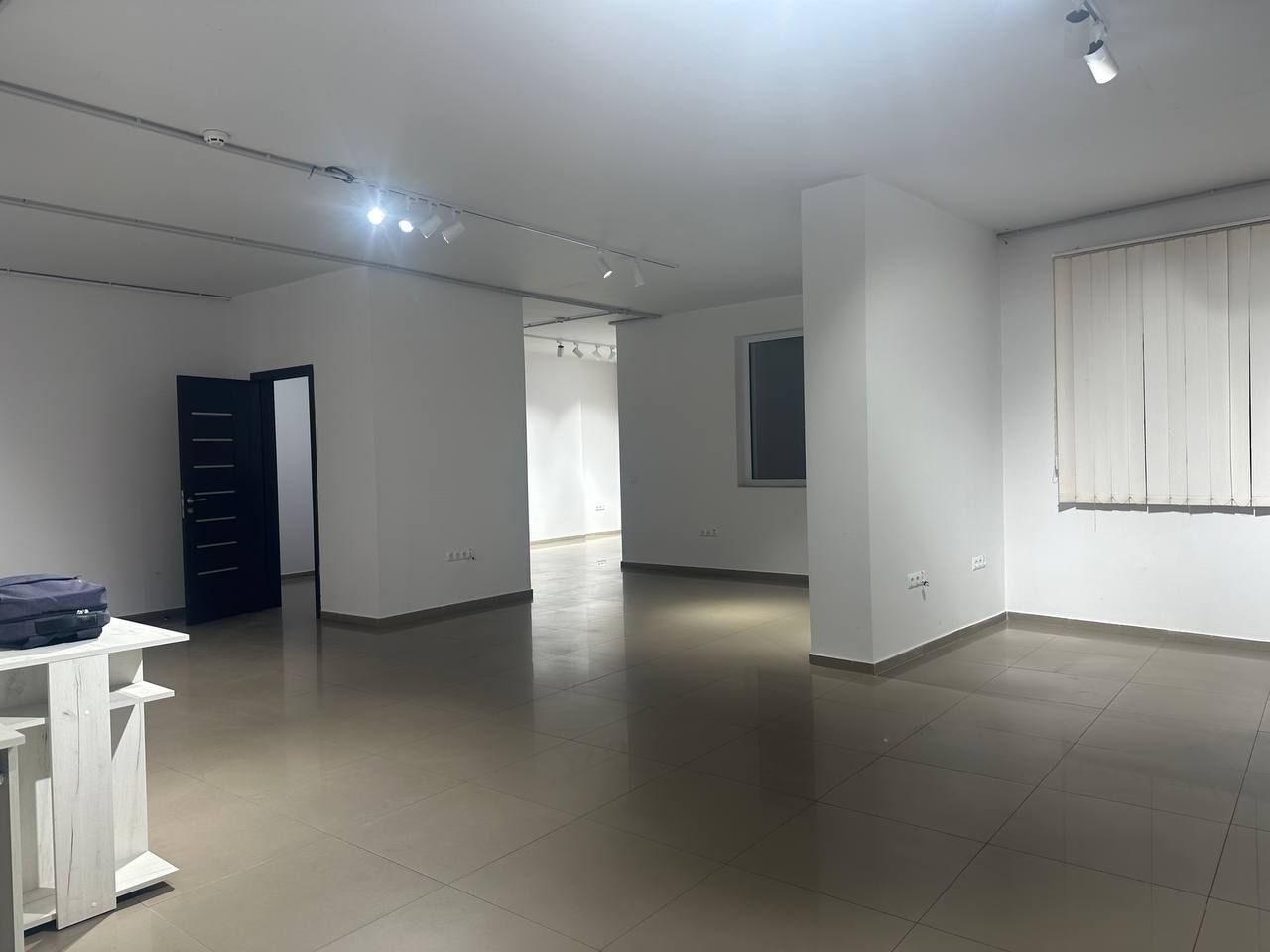 Офісне приміщення в ТЦ Флагман з ремонтом ті і/о за вул. Мазепи, 150 м2