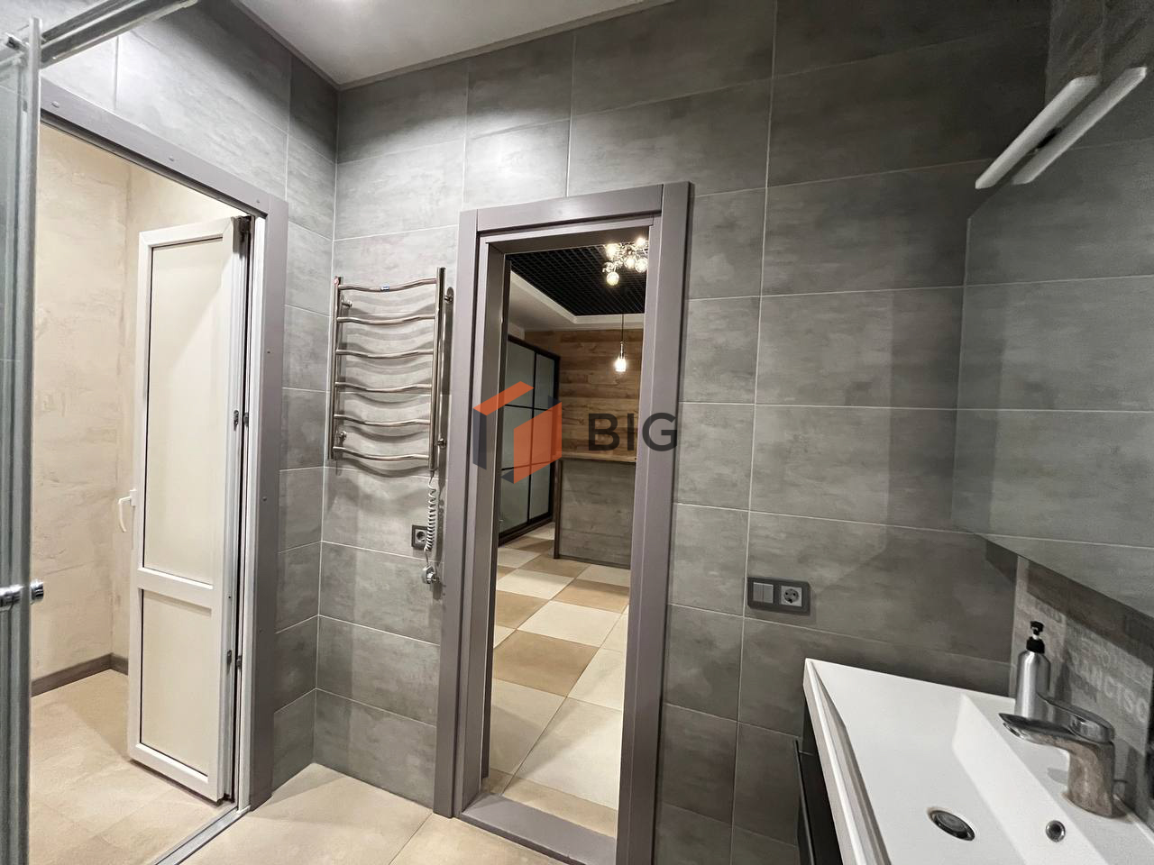 Офіс 118 м2 у стилі Loft поруч з метро Палац Україна