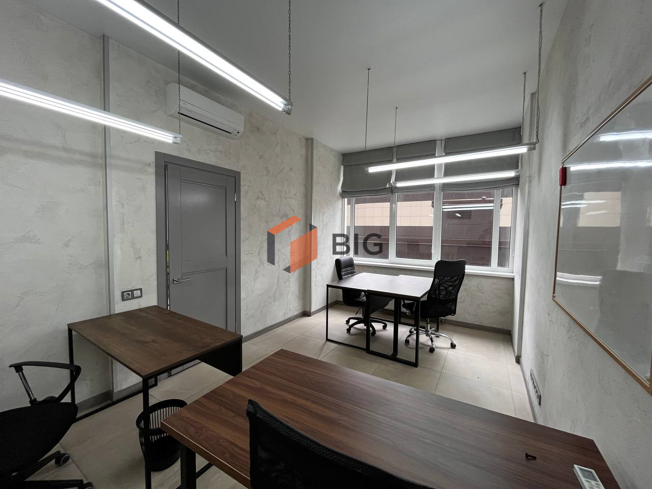 Офіс 118 м2 у стилі Loft поруч з метро Палац Україна