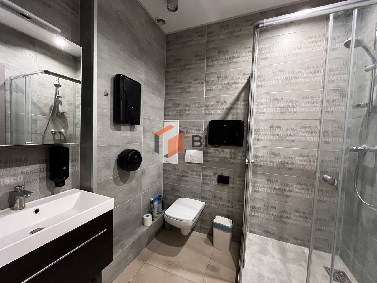 Офіс 118 м2 у стилі Loft поруч з метро Палац Україна