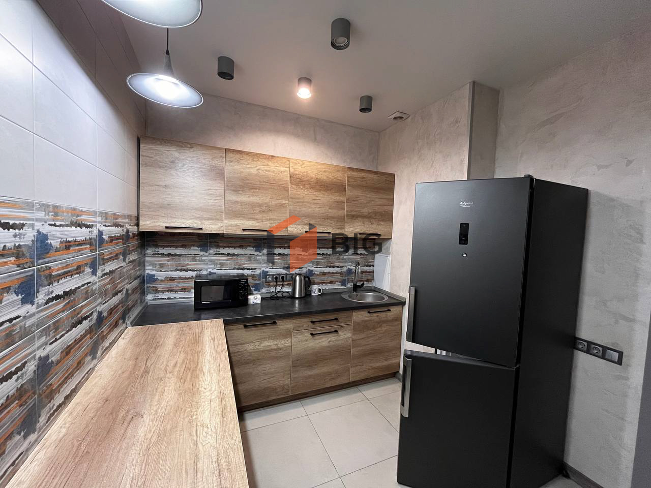 Офіс 118 м2 у стилі Loft поруч з метро Палац Україна