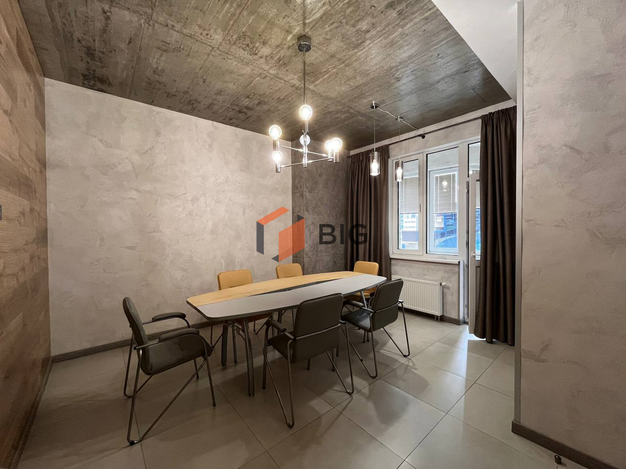 Офіс 118 м2 у стилі Loft поруч з метро Палац Україна