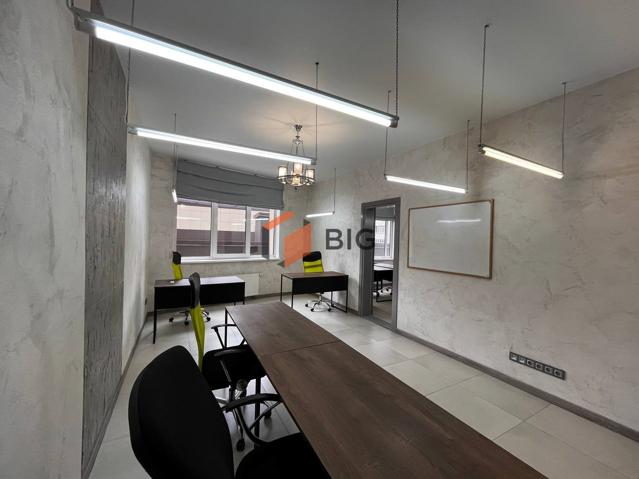 Офіс 118 м2 у стилі Loft поруч з метро Палац Україна