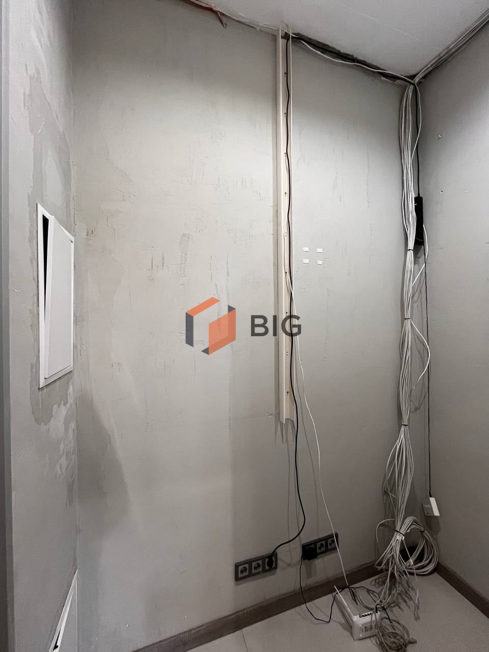 Офіс 118 м2 у стилі Loft поруч з метро Палац Україна