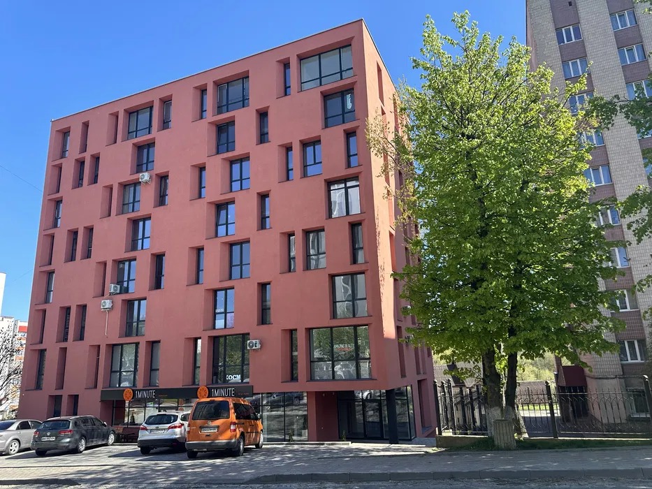 Приміщення 33 м2 з ремонтом та сигналізацією за вул. Львівська