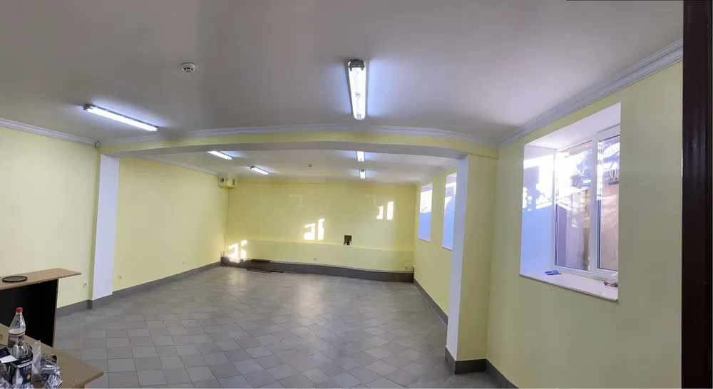 Приміщення 70 м2 з фасадним входом та ремонтом в центрі за вул. Руська