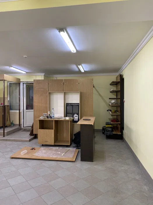 Приміщення 70 м2 з фасадним входом та ремонтом в центрі за вул. Руська