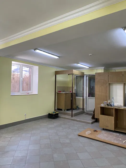 Приміщення 70 м2 з фасадним входом та ремонтом в центрі за вул. Руська