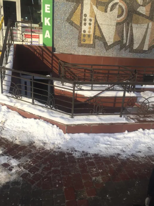 Приміщення 70 м2 з фасадним входом та ремонтом в центрі за вул. Руська