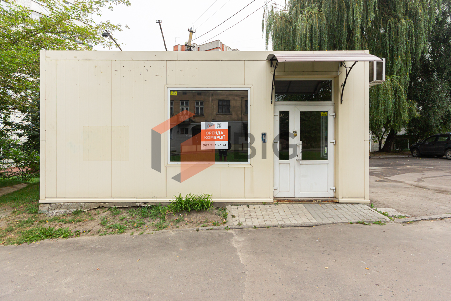 Приміщення 30 м2 з фасадним входом за вул. Варшавська