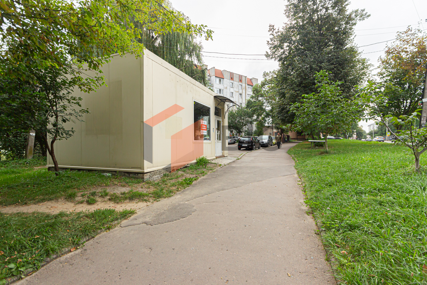Приміщення 30 м2 з фасадним входом за вул. Варшавська