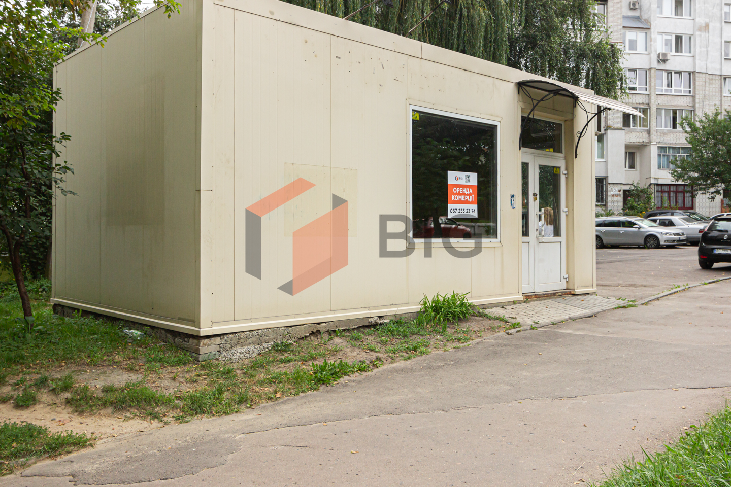 Приміщення 30 м2 з фасадним входом за вул. Варшавська