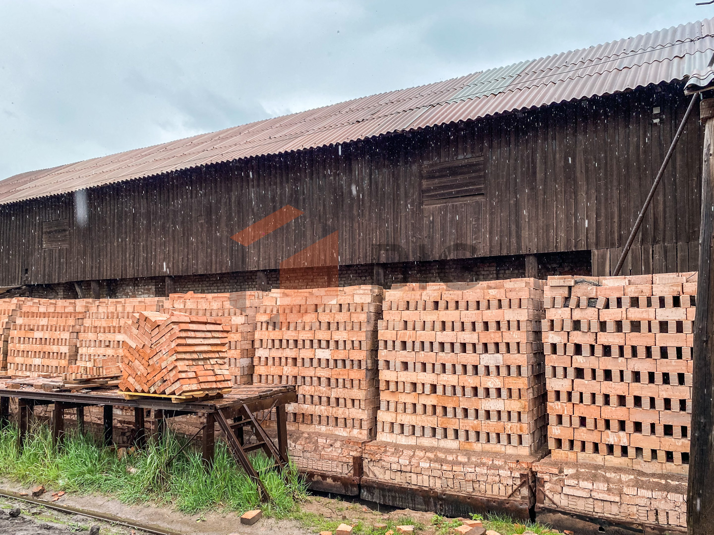 Промислове приміщення 3481 м2 в с. Кунисівці за вул. Миру