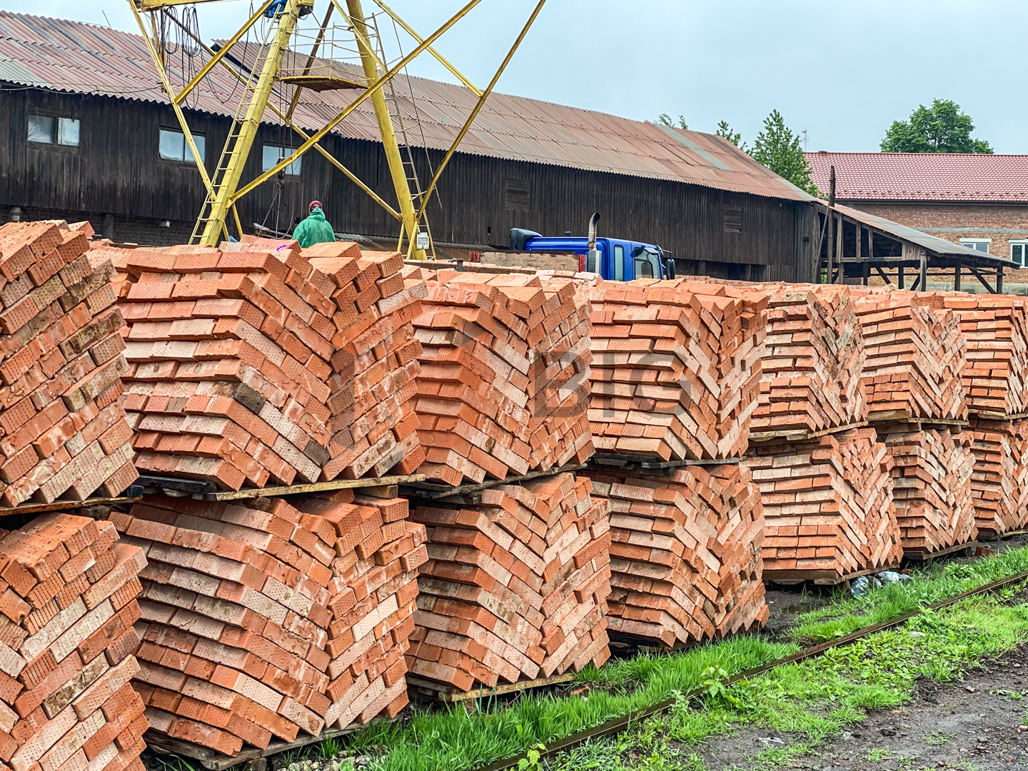 Промислове приміщення 3481 м2 в с. Кунисівці за вул. Миру