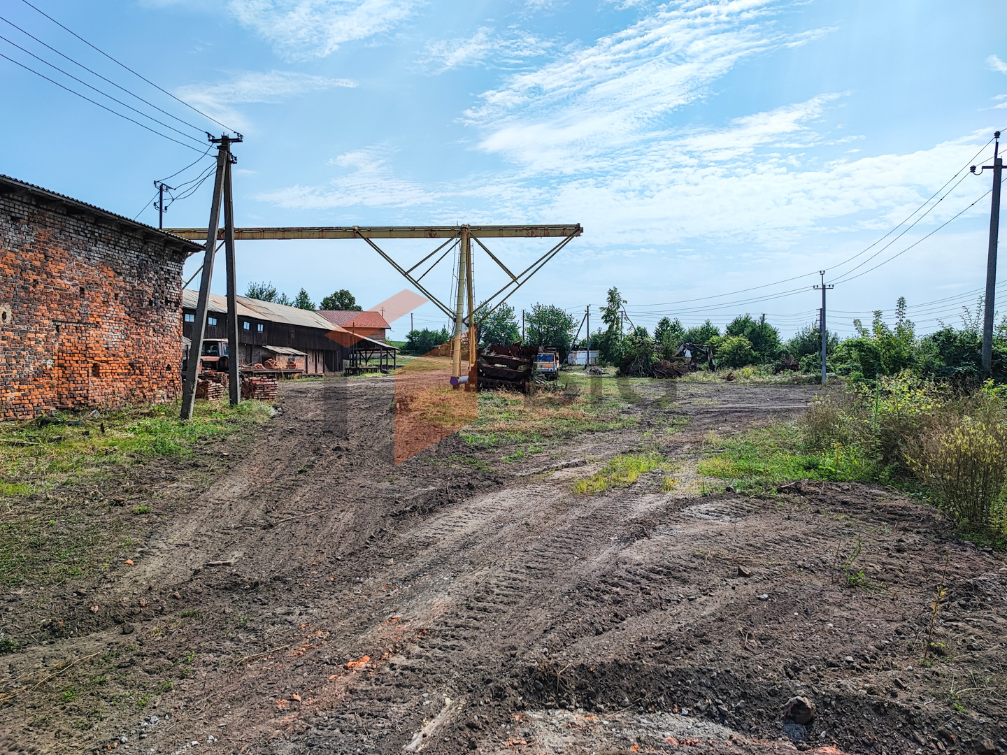 Промислове приміщення 3481 м2 в с. Кунисівці за вул. Миру