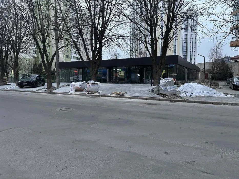 Оренда комерційного приміщення на Дубнівській.