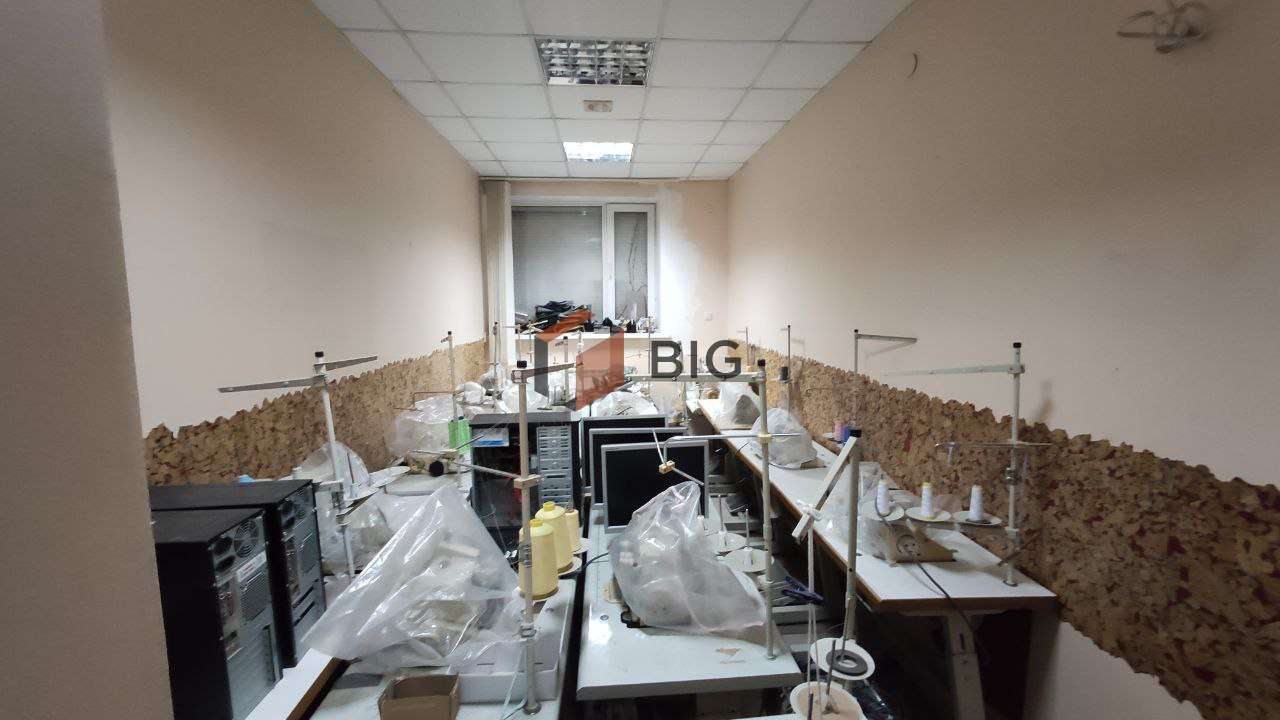 Здається в оренду група офісних приміщень по вул. Володимирській