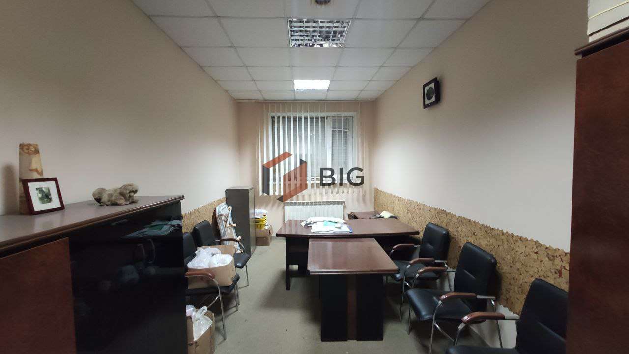 Здається в оренду група офісних приміщень по вул. Володимирській