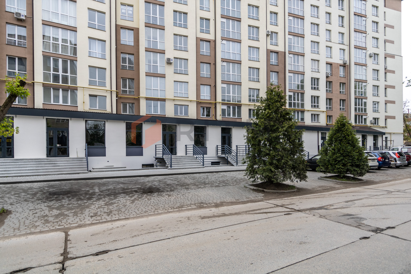 Приміщення 253 м2 з фасадним входом та ремонтом за вул. Чорновола