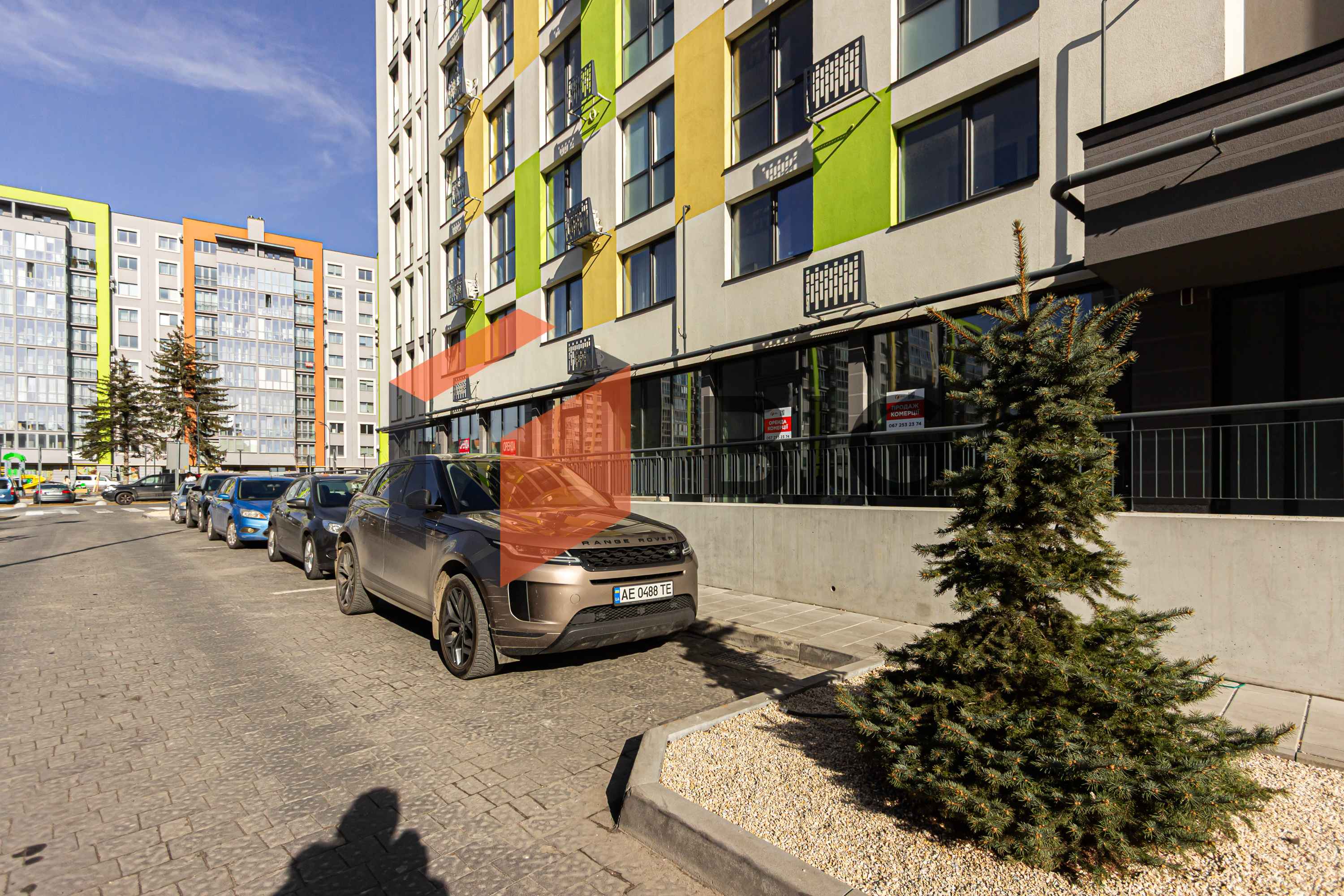 Комерційне приміщення в новобудові, ЖК Софіївка, площею 122,4 м2 за вул. Угорська
