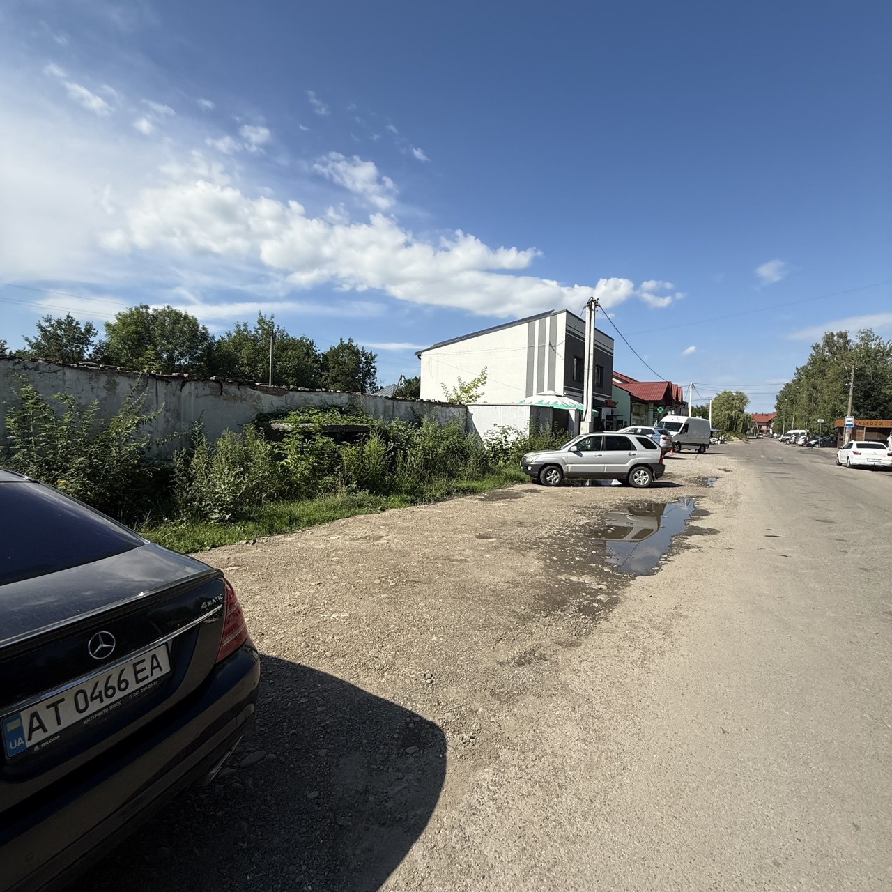 Продається земельна ділянка у центрі с. Чукалівка