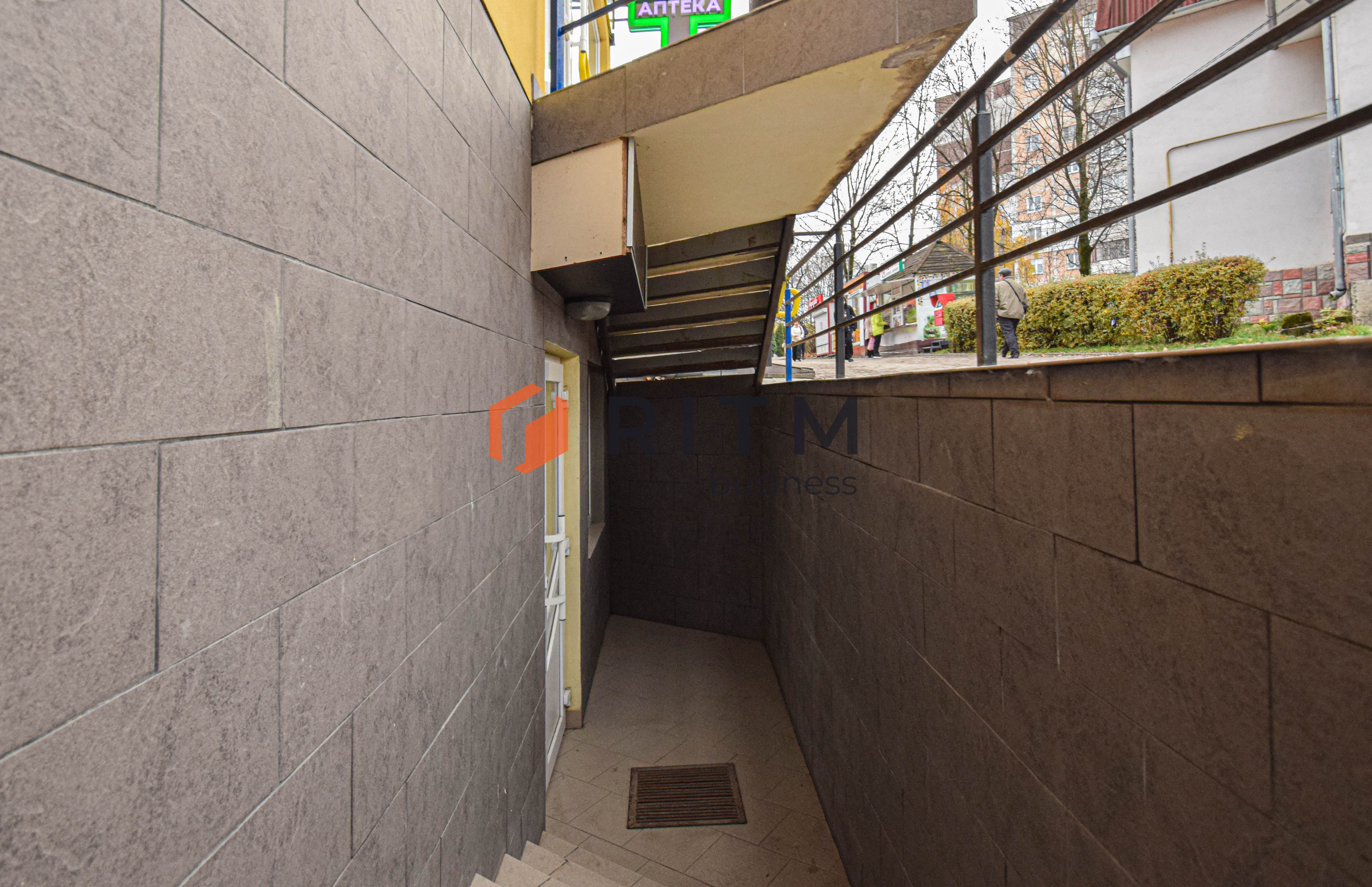 Оренда комерційного приміщення — вул. 15 Квітня (район БАМ, ринок «Оріон»)