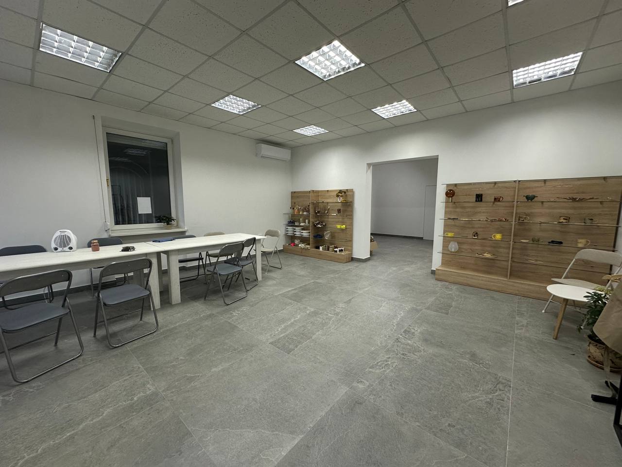 Продається комерційне приміщення вільного призначення