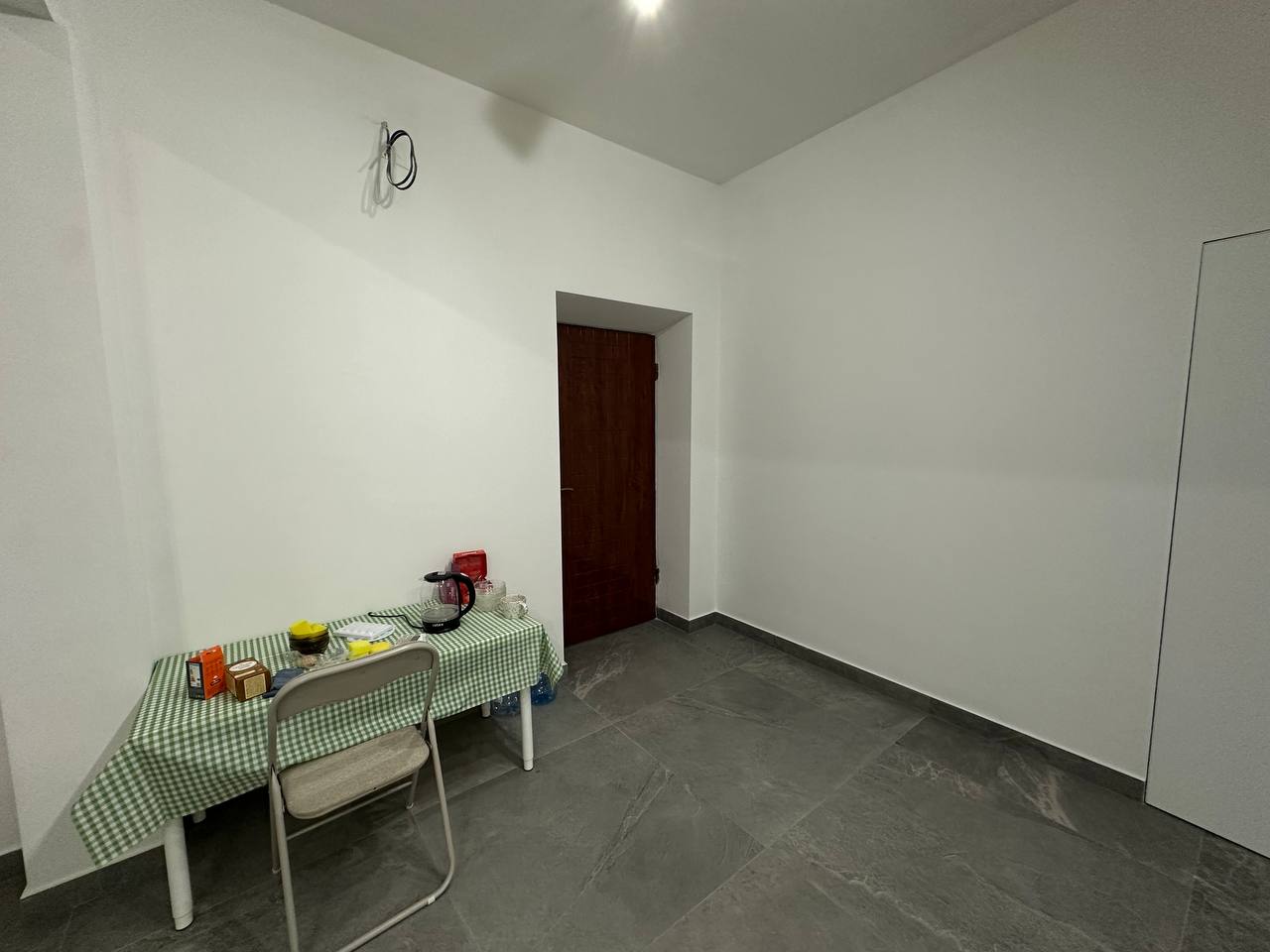 Продається комерційне приміщення вільного призначення