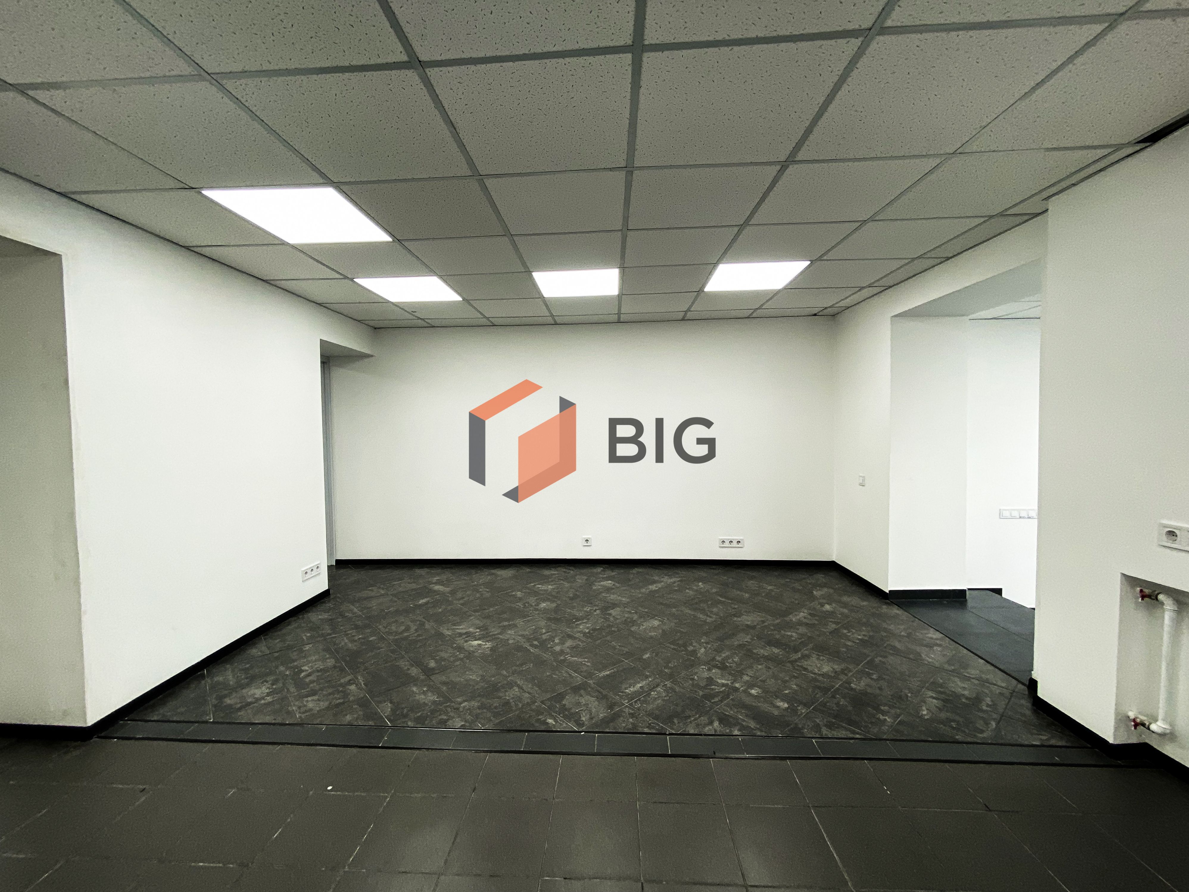 Продаж комерційного приміщення на проспекті Соборності, біля РАЦСу