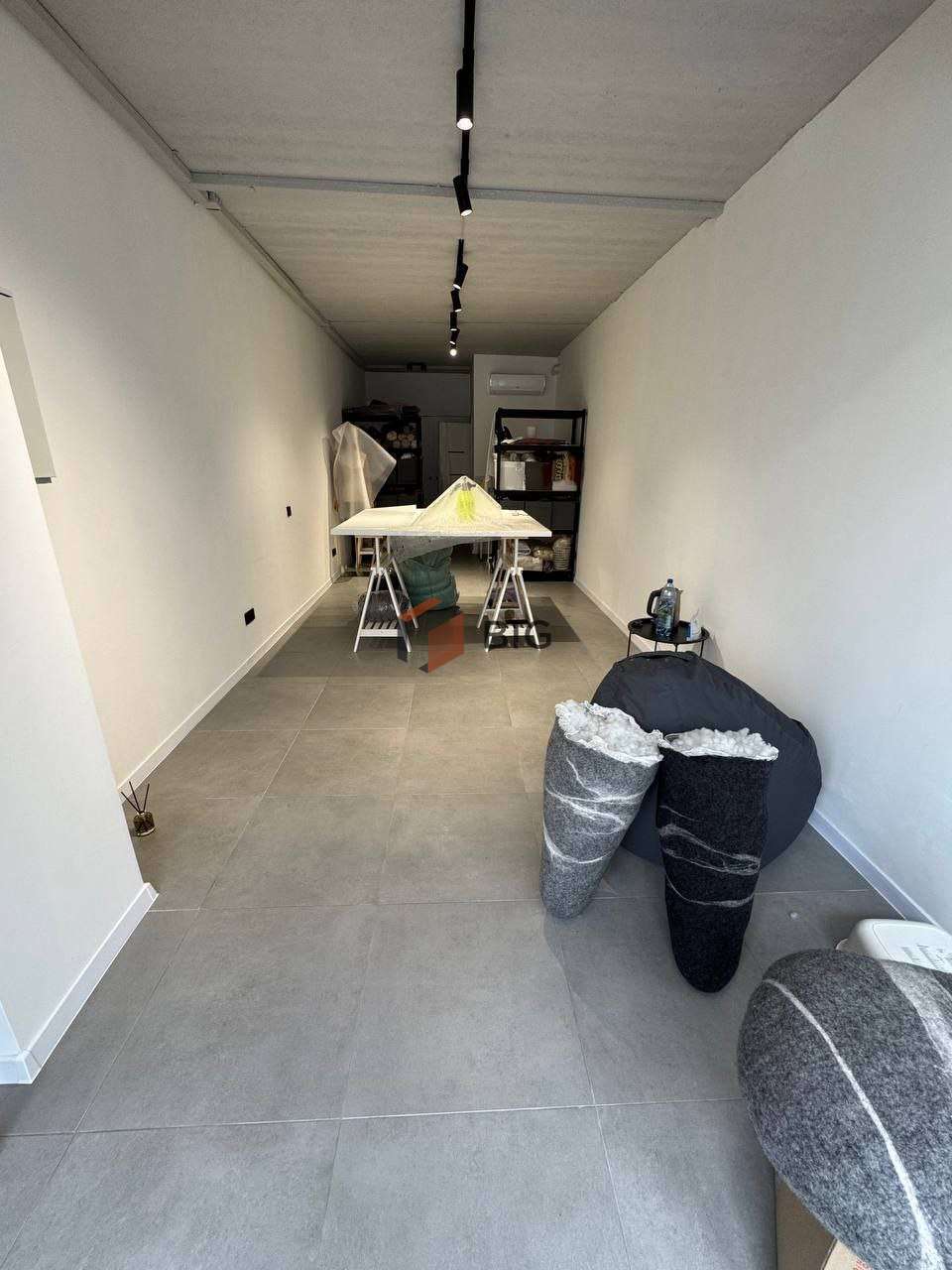 Здається в оренду комерційне приміщення торгового призначення в районі Міського озера