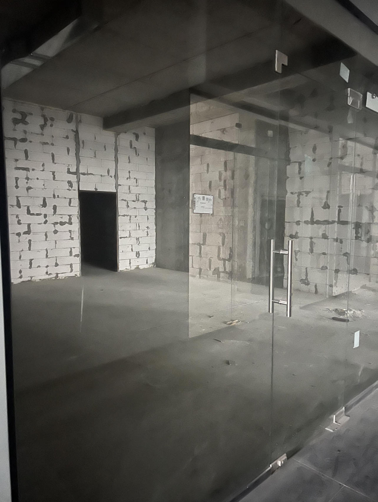 Продається комерційне приміщення у прохідному та перспективному районі міста по вул. А.Шептицького